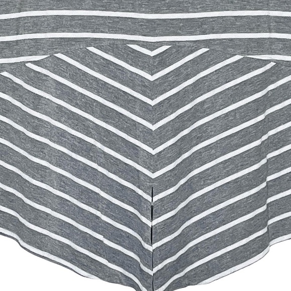 Chico’s Zenergy Grey and White Striped Short Sleeve shirt Women’s 12 /14 - Picture 4 of 6